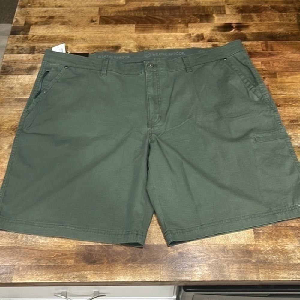 🟣NWT Weatherproof Utility Short